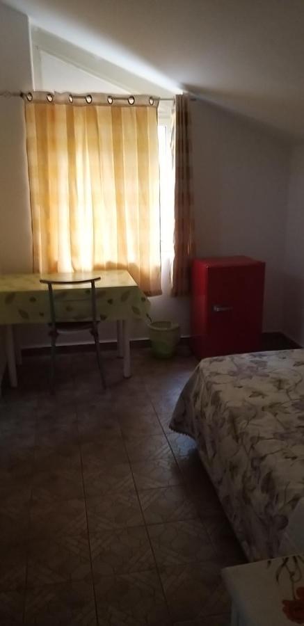 La Finestra Sul Cortile Bed & Breakfast Pomezia Ngoại thất bức ảnh