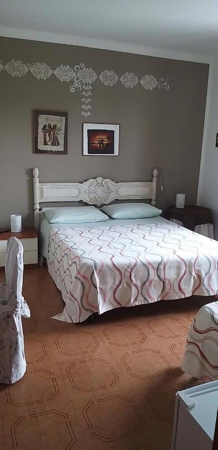 La Finestra Sul Cortile Bed & Breakfast Pomezia Ngoại thất bức ảnh