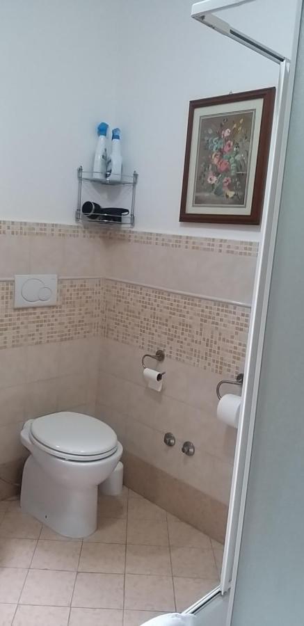 La Finestra Sul Cortile Bed & Breakfast Pomezia Ngoại thất bức ảnh