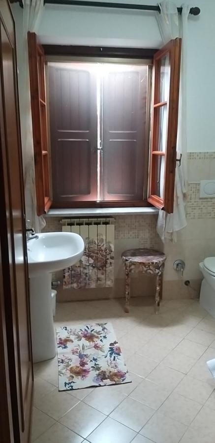 La Finestra Sul Cortile Bed & Breakfast Pomezia Ngoại thất bức ảnh