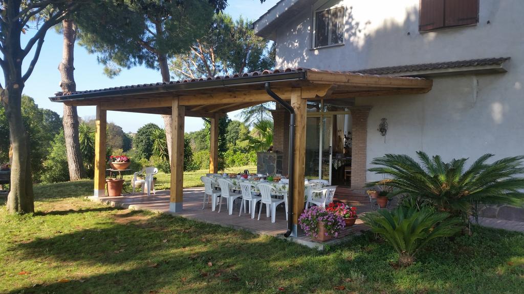 La Finestra Sul Cortile Bed & Breakfast Pomezia Ngoại thất bức ảnh